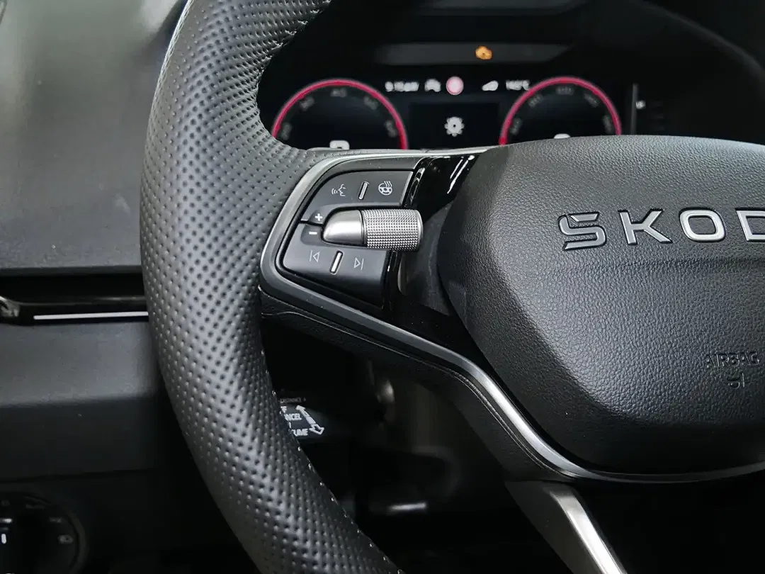 Skoda Karoq - Thumbnail 15