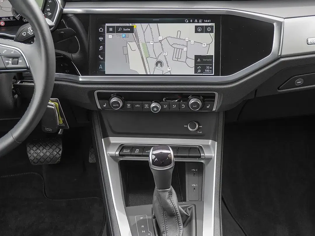 Audi Q3 - Thumbnail 12