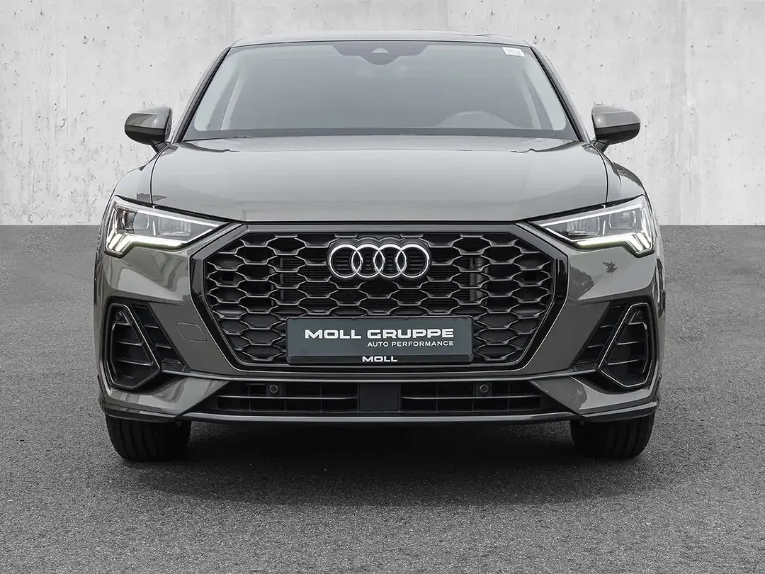 Audi Q3 - Thumbnail 3