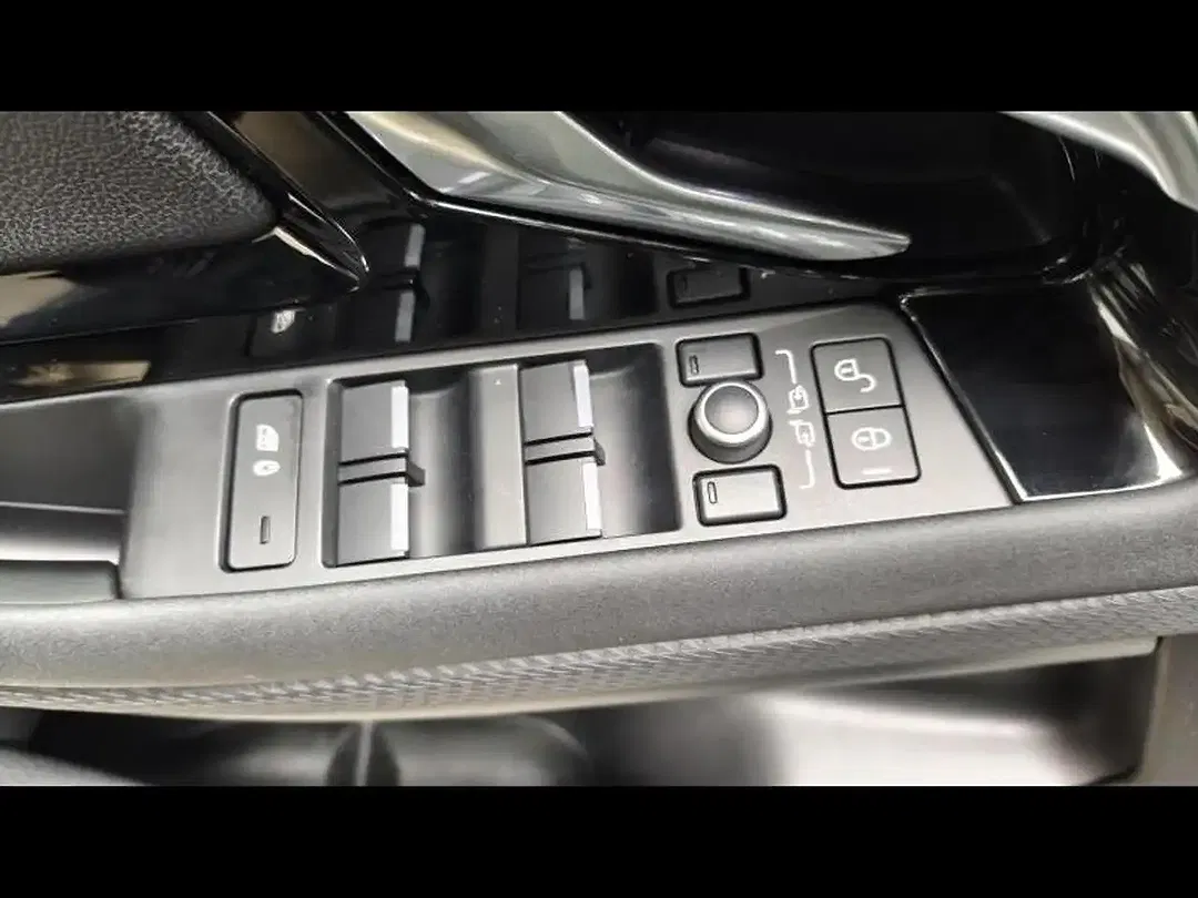 Land Rover Range Rover Evoque - Thumbnail 19