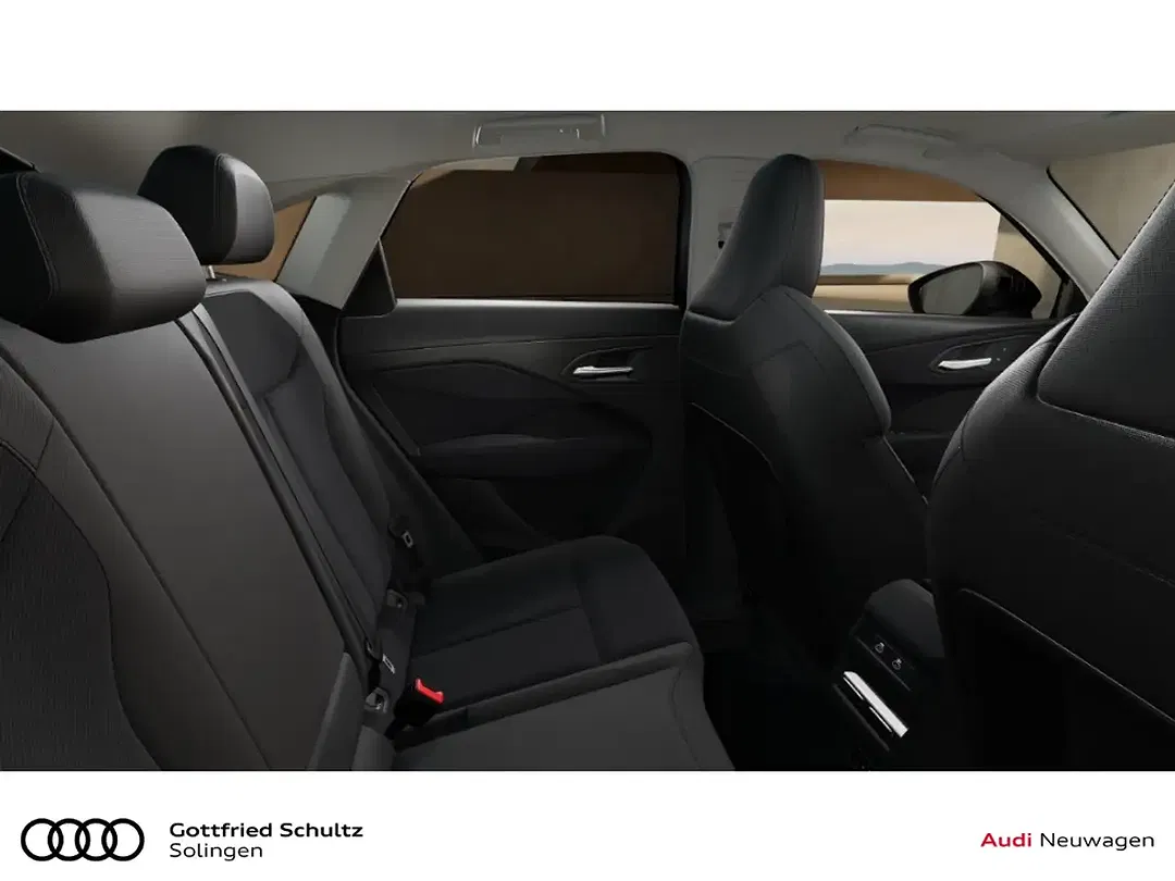 Audi Q3 - Thumbnail 11