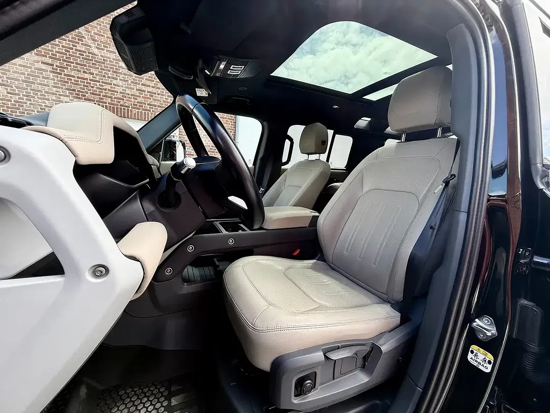 Land Rover Defender - Thumbnail 10
