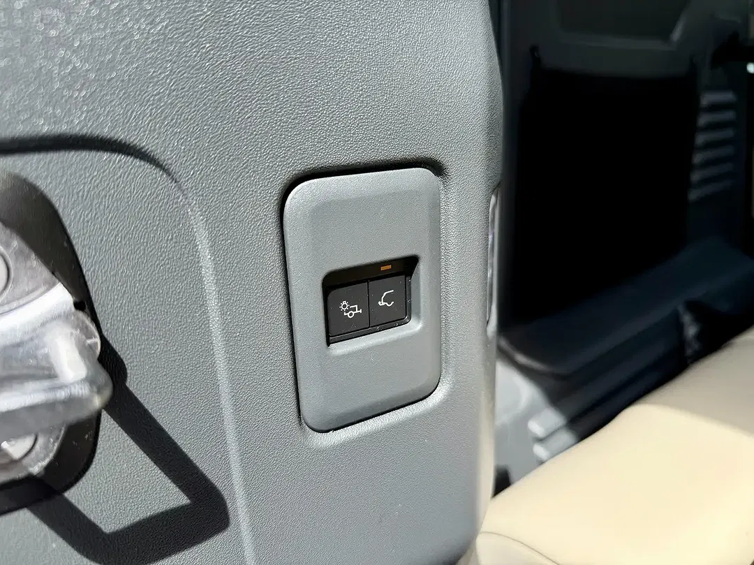 Land Rover Defender - Thumbnail 27