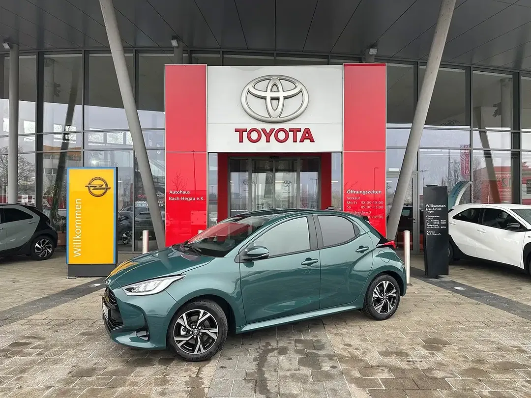 Toyota Yaris - Thumbnail 1
