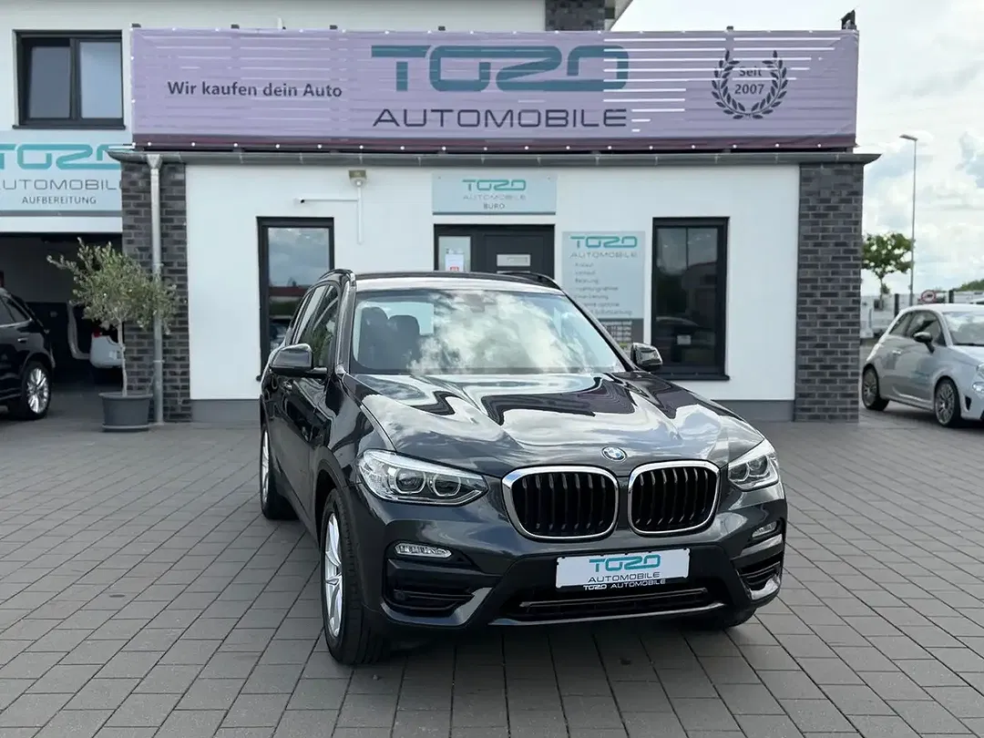 BMW X3 - Thumbnail 1