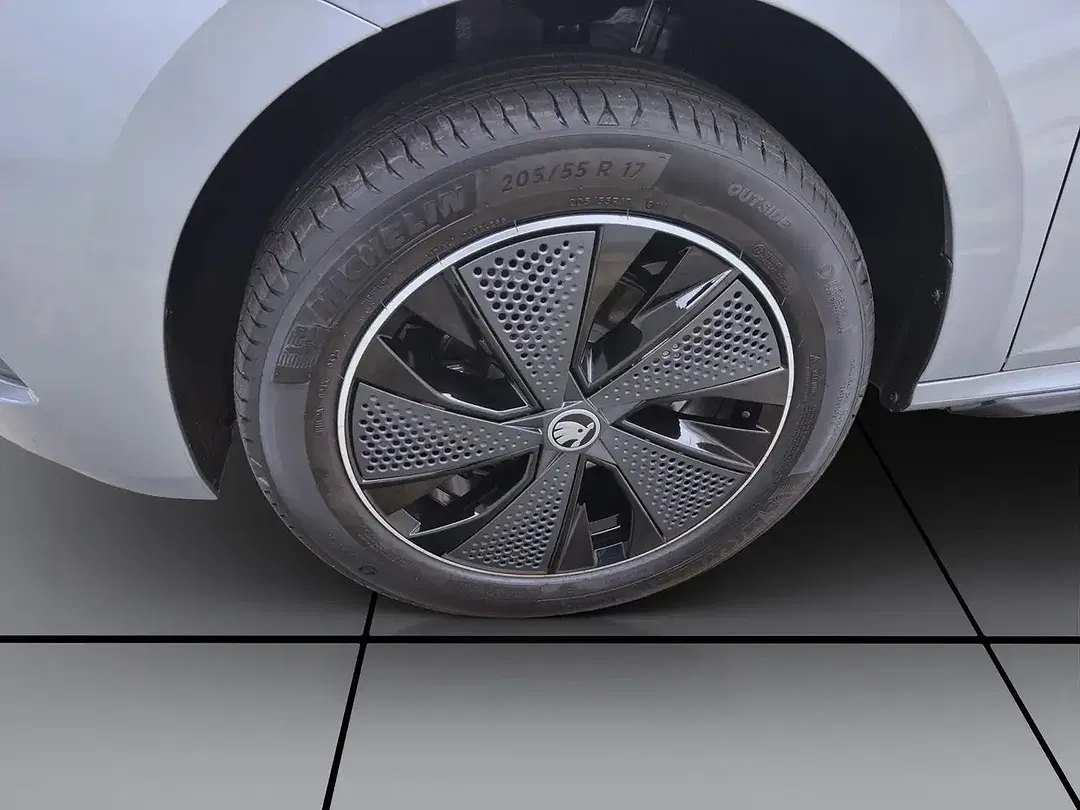 Skoda Kamiq - Thumbnail 9