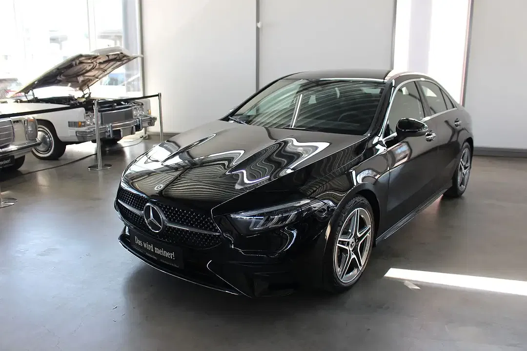 Mercedes-Benz A 200 - Thumbnail 1