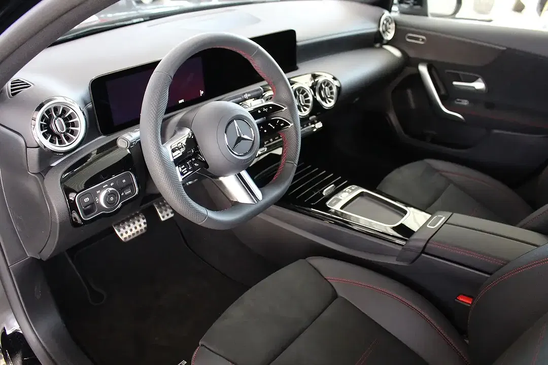 Mercedes-Benz A 200 - Thumbnail 8