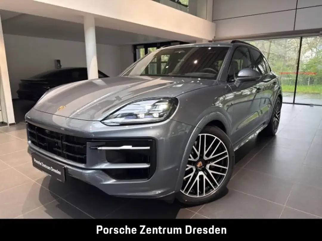 Porsche Cayenne - Thumbnail 1