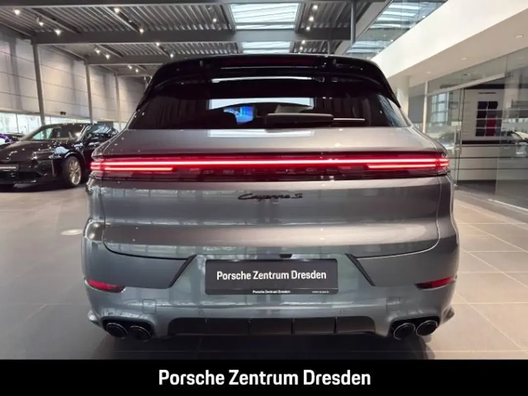 Porsche Cayenne - Thumbnail 10