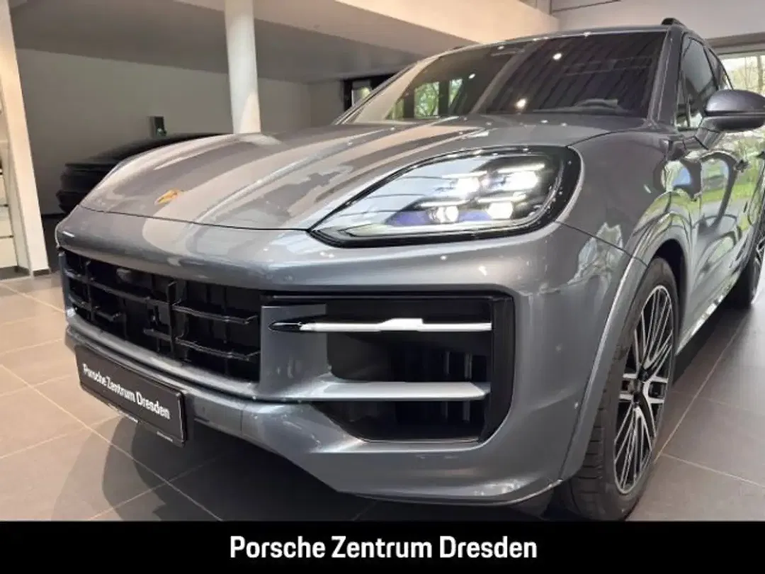 Porsche Cayenne - Thumbnail 13