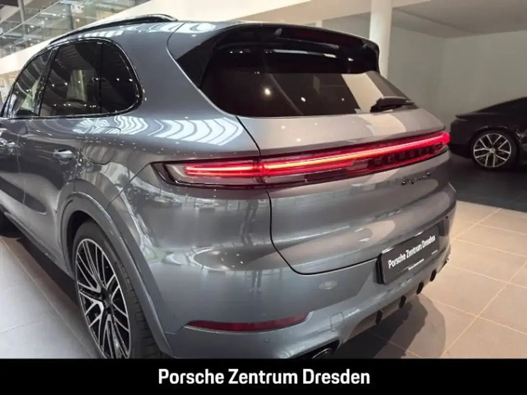 Porsche Cayenne - Thumbnail 14