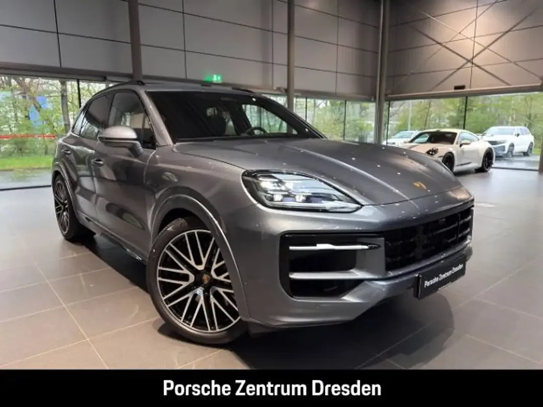 Porsche Cayenne - Thumbnail 6