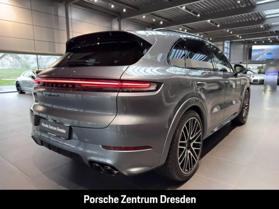 Porsche Cayenne - Thumbnail 8
