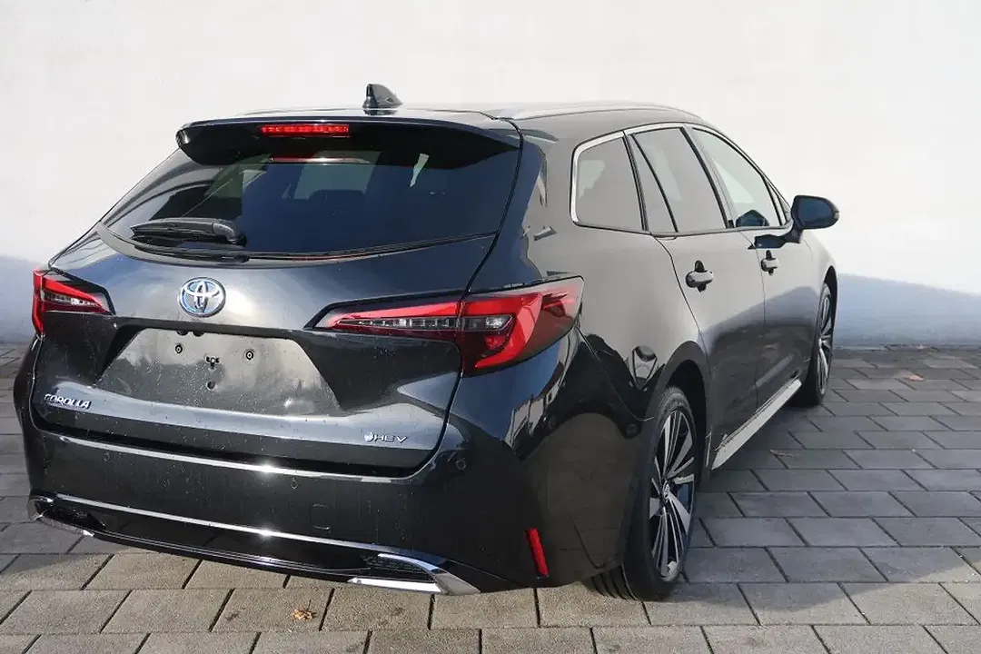 Toyota Corolla - Thumbnail 5