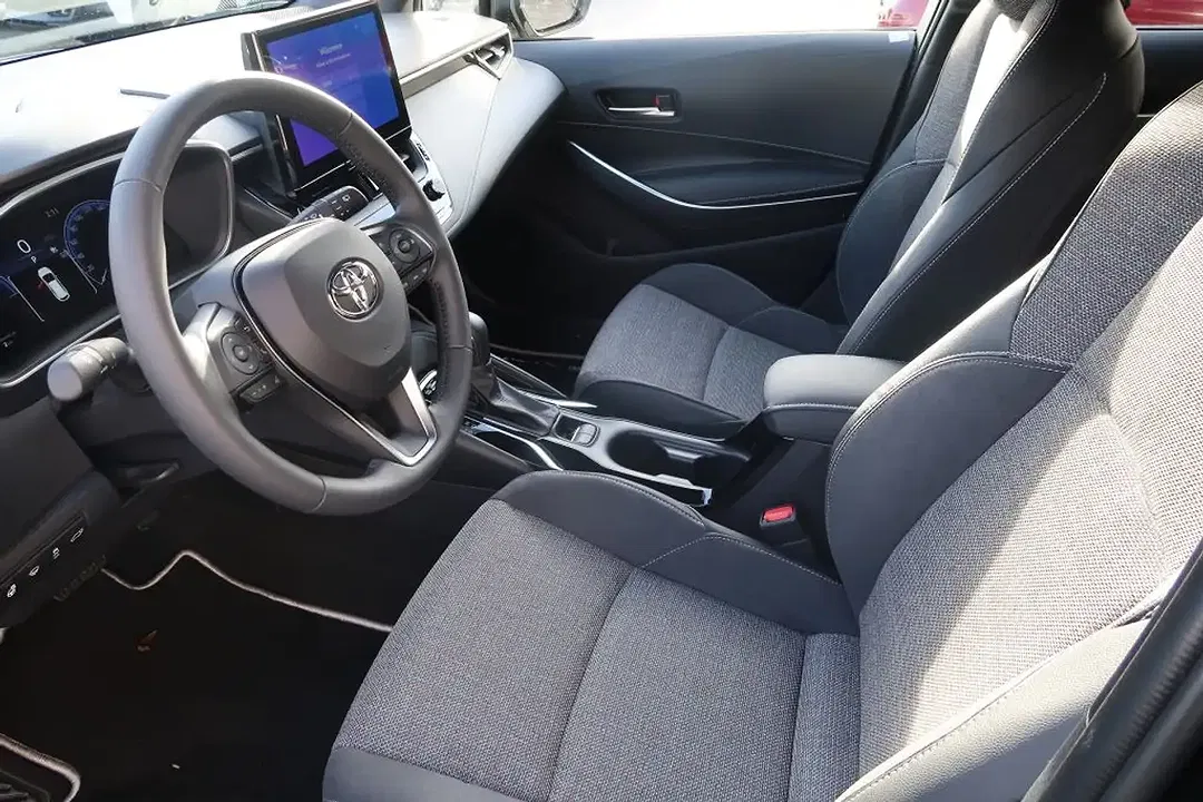Toyota Corolla - Thumbnail 9