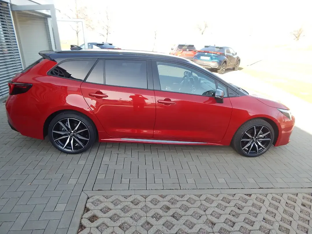 Toyota Corolla - Thumbnail 6