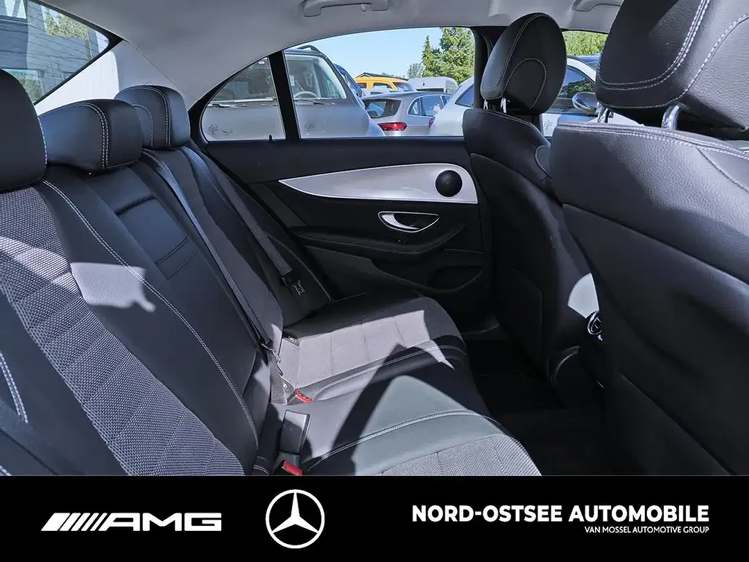 Mercedes-Benz E 200 - Thumbnail 13