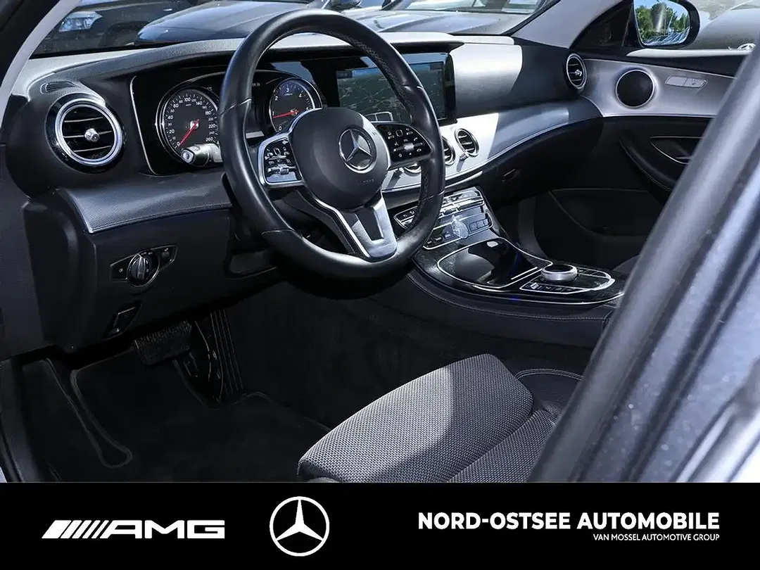 Mercedes-Benz E 200 - Thumbnail 7