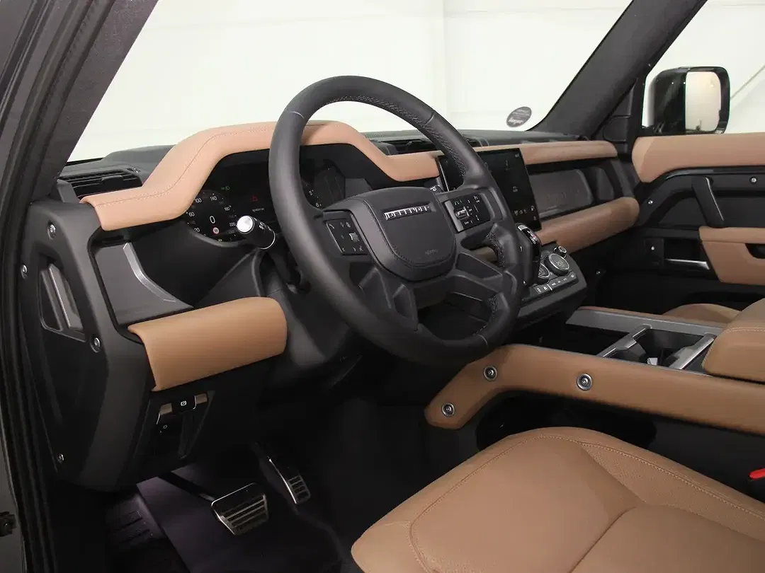 Land Rover Defender - Thumbnail 13