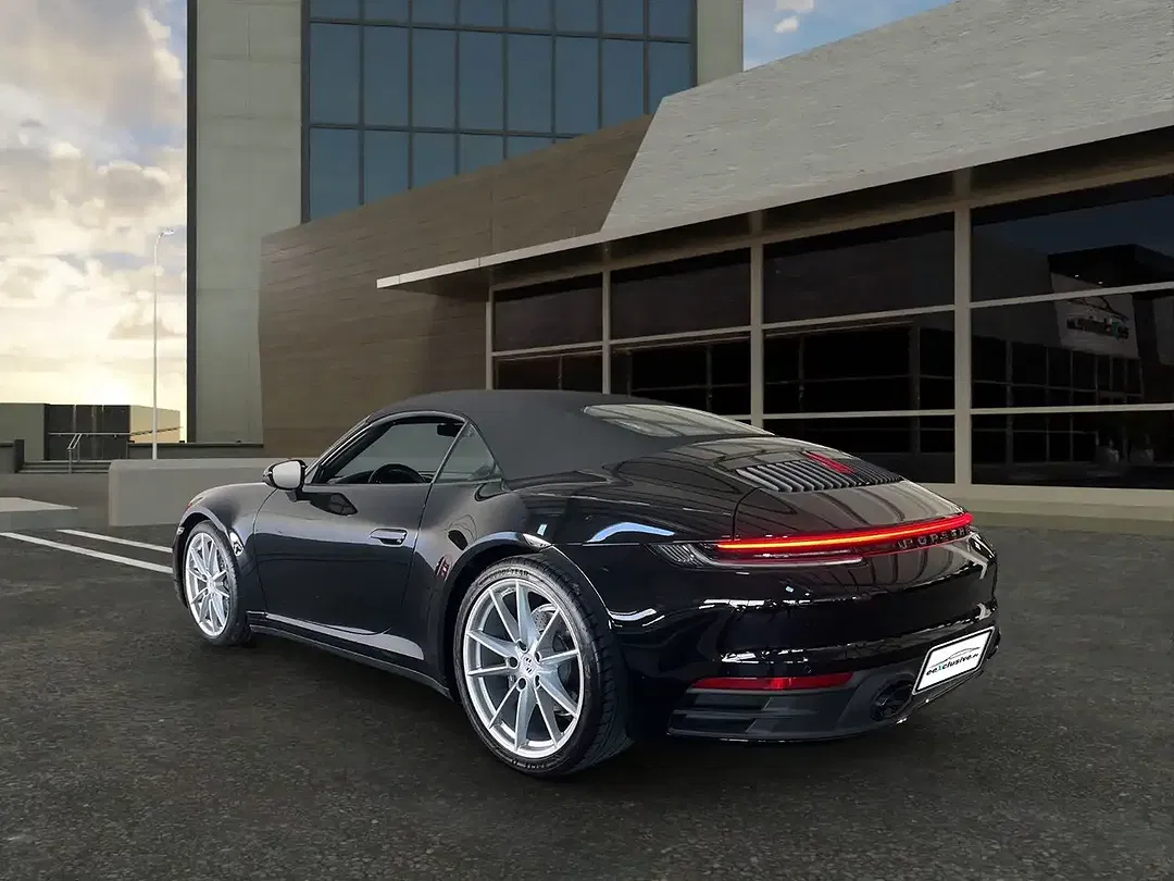Porsche 992 - Thumbnail 3