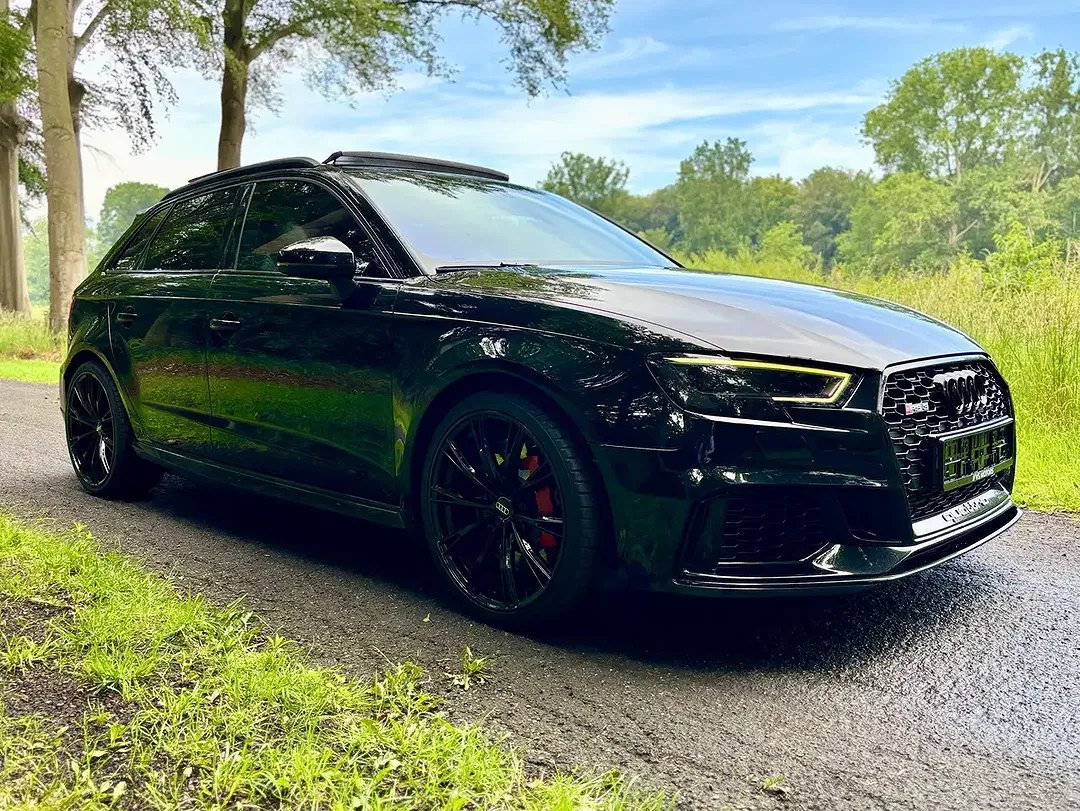 Audi RS3 - Thumbnail 3