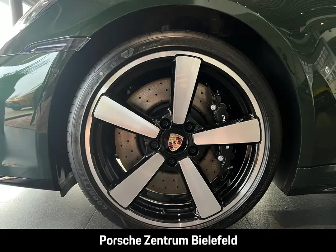 Porsche 992 - Thumbnail 11