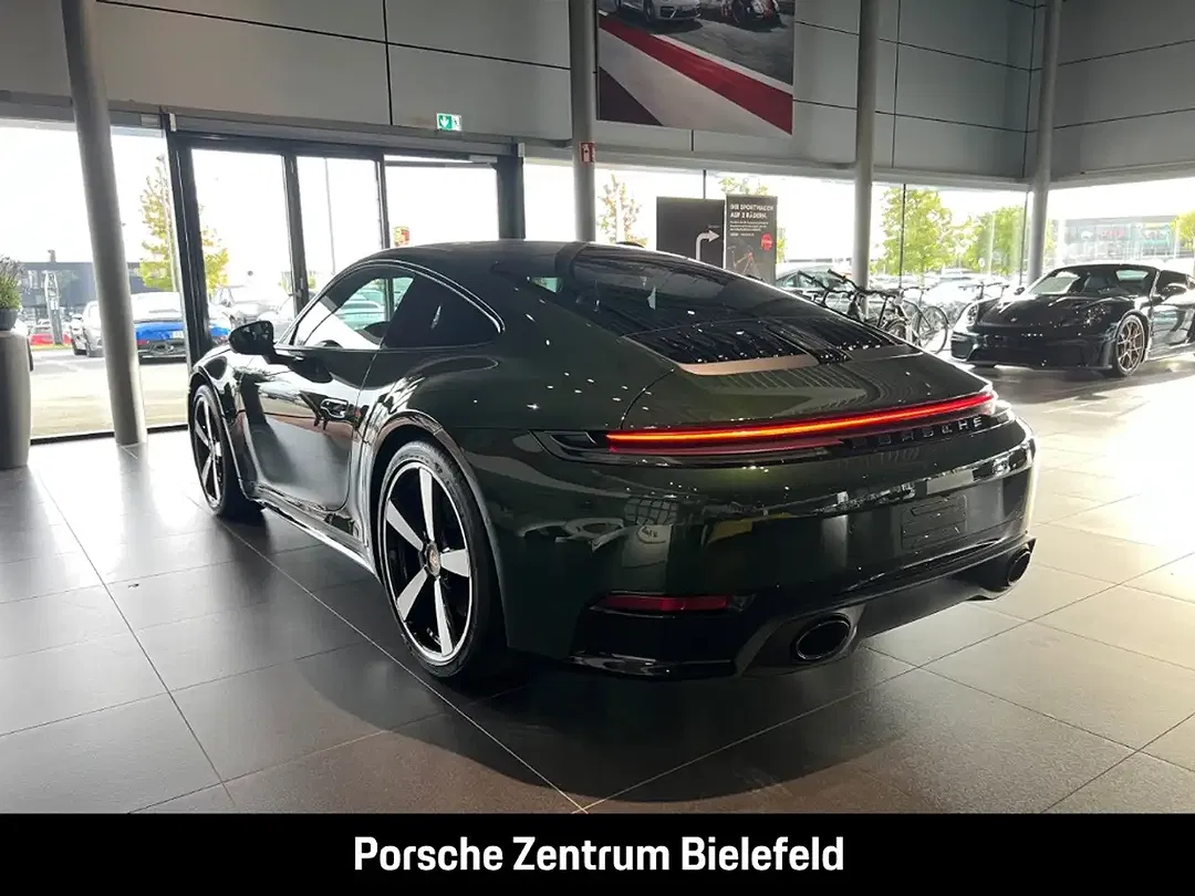 Porsche 992 - Thumbnail 3