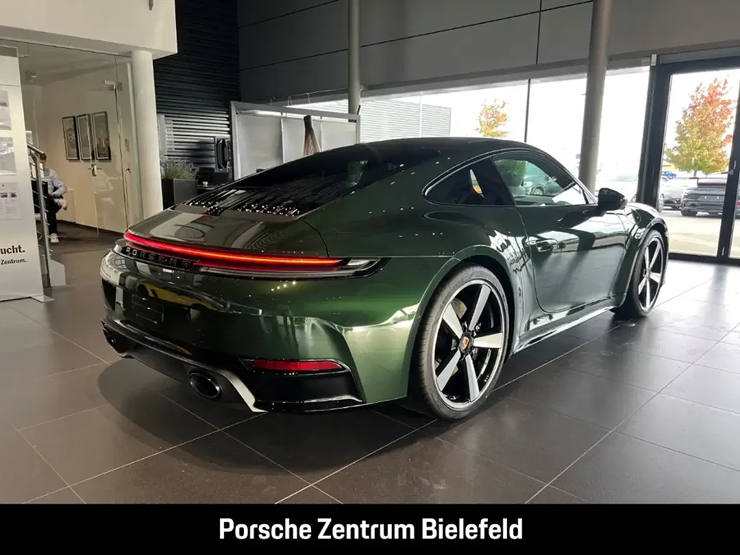 Porsche 992 - Thumbnail 6