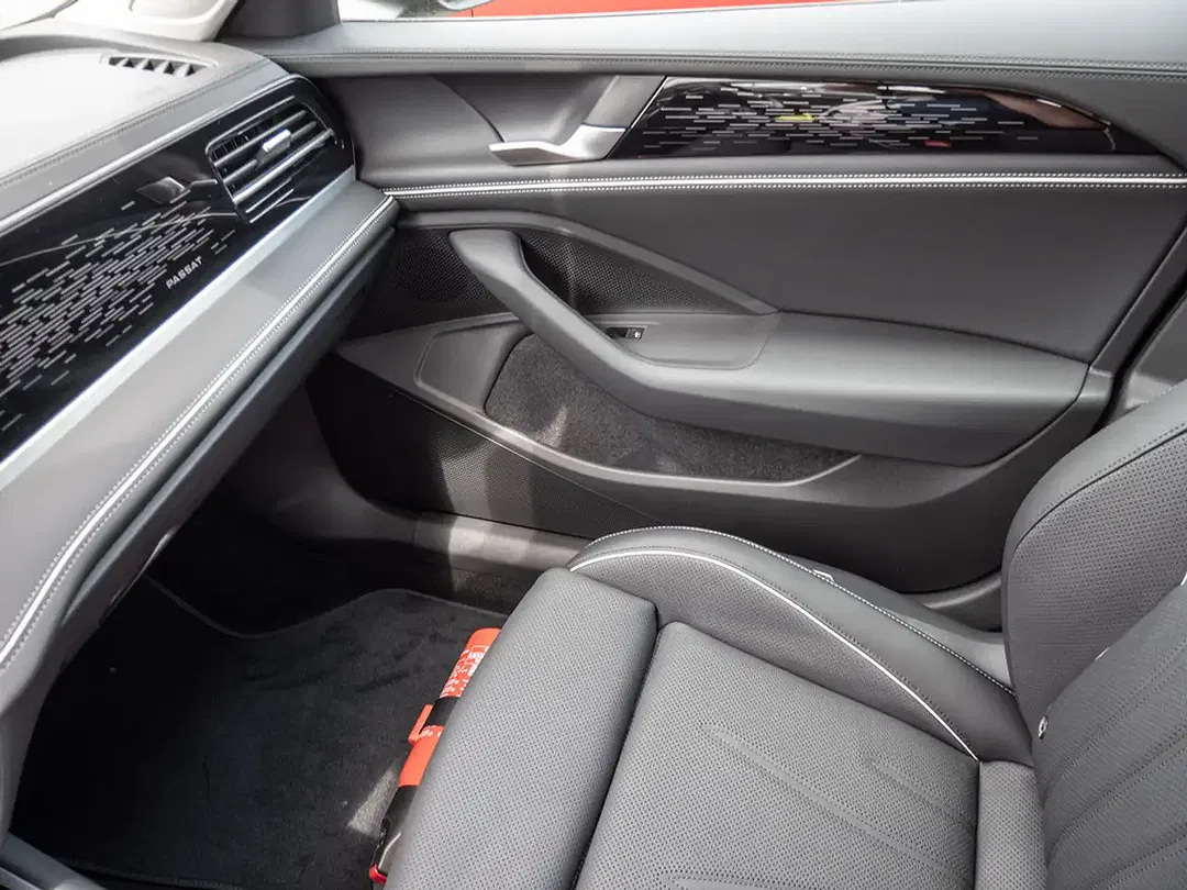 Volkswagen Passat Variant - Thumbnail 13