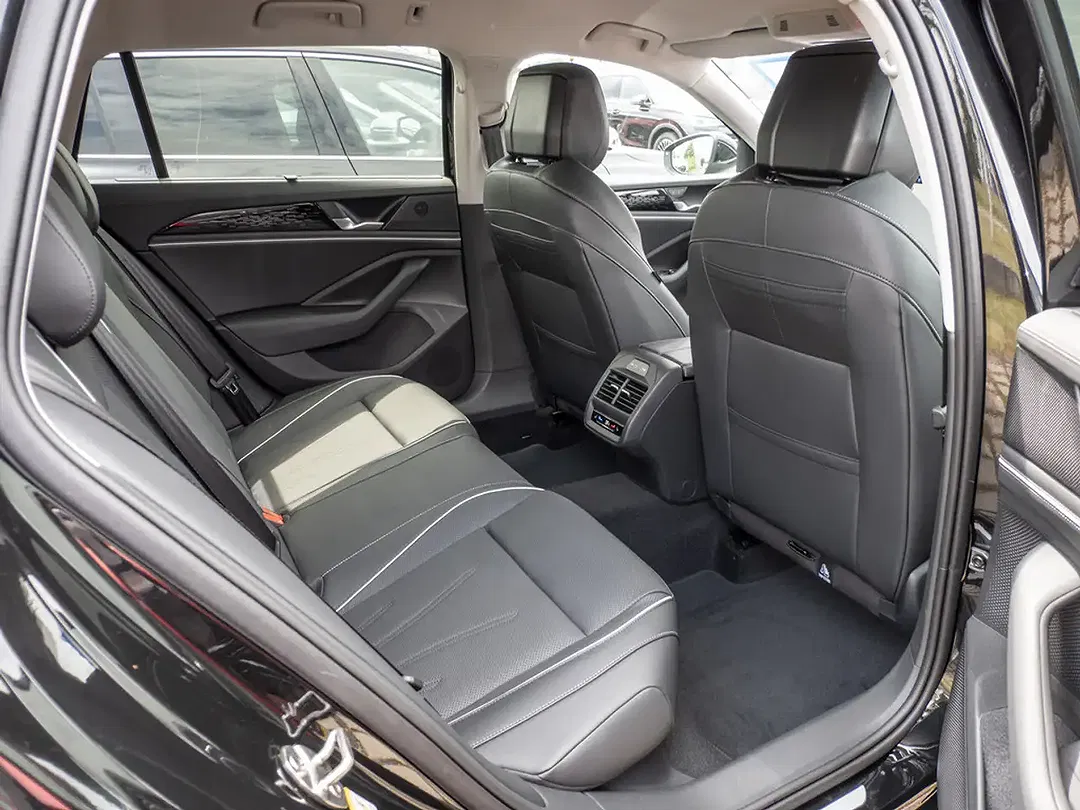 Volkswagen Passat Variant - Thumbnail 4