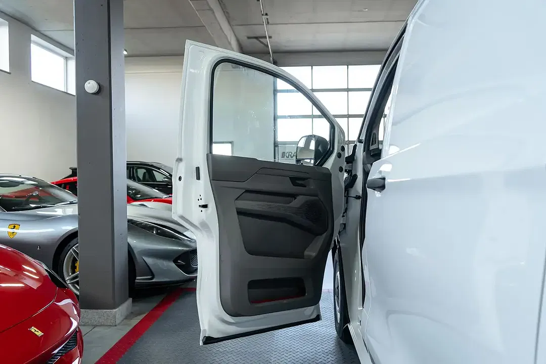 Volkswagen Transporter - Thumbnail 11