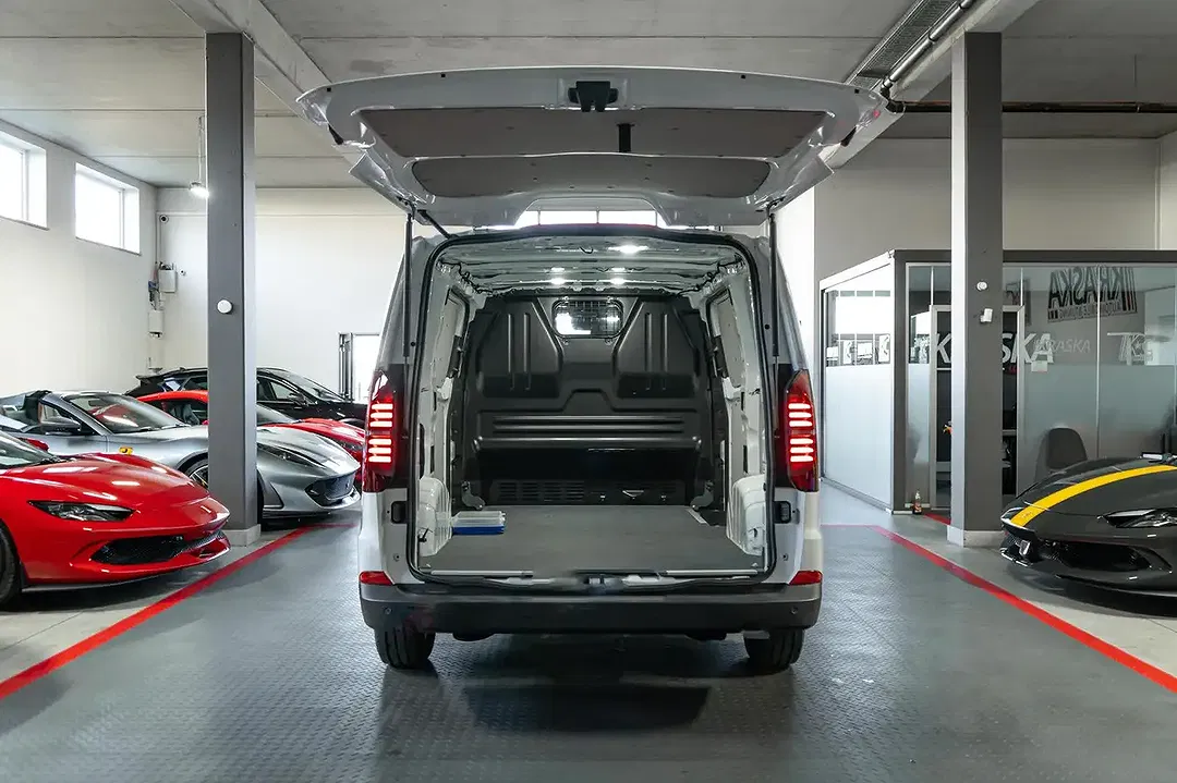 Volkswagen Transporter - Thumbnail 8