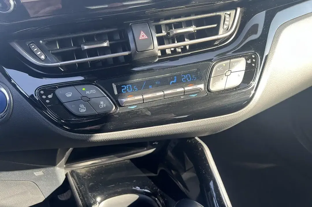 Toyota C-HR - Thumbnail 15