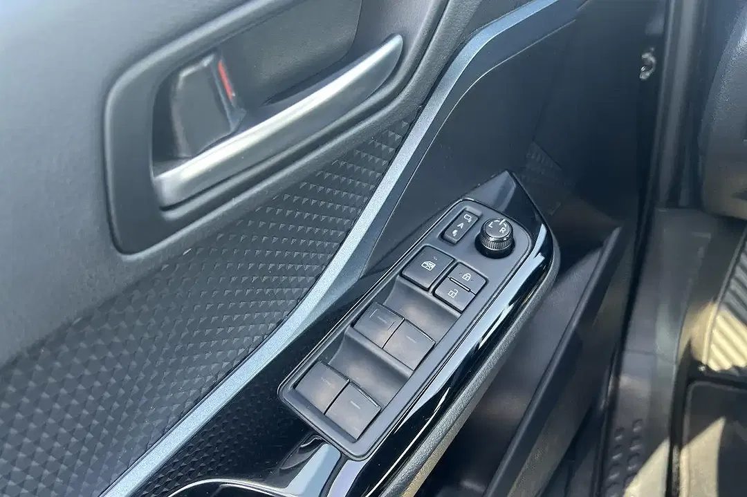 Toyota C-HR - Thumbnail 17