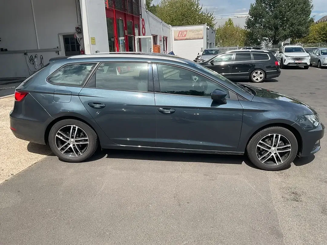 SEAT Leon - Thumbnail 4