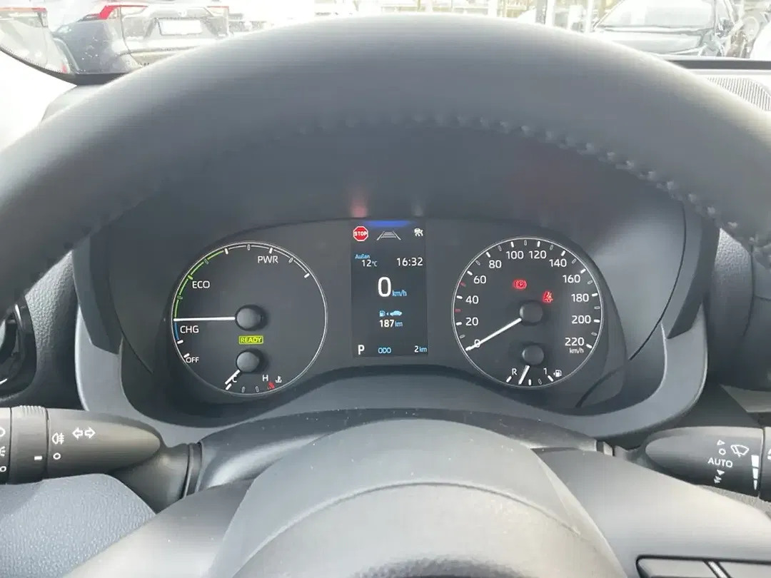 Toyota Yaris - Thumbnail 11