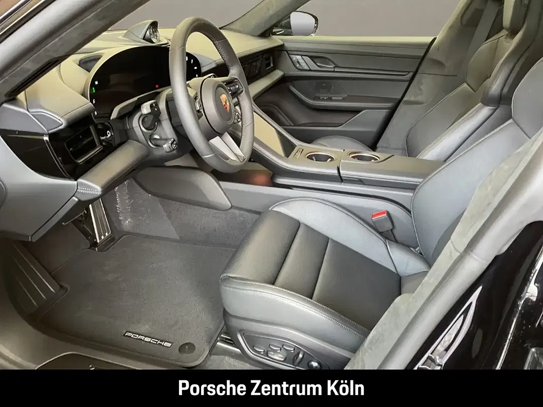 Porsche Taycan - Thumbnail 13