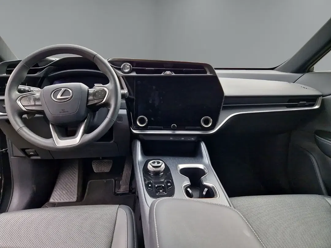 Lexus RZ - Thumbnail 13