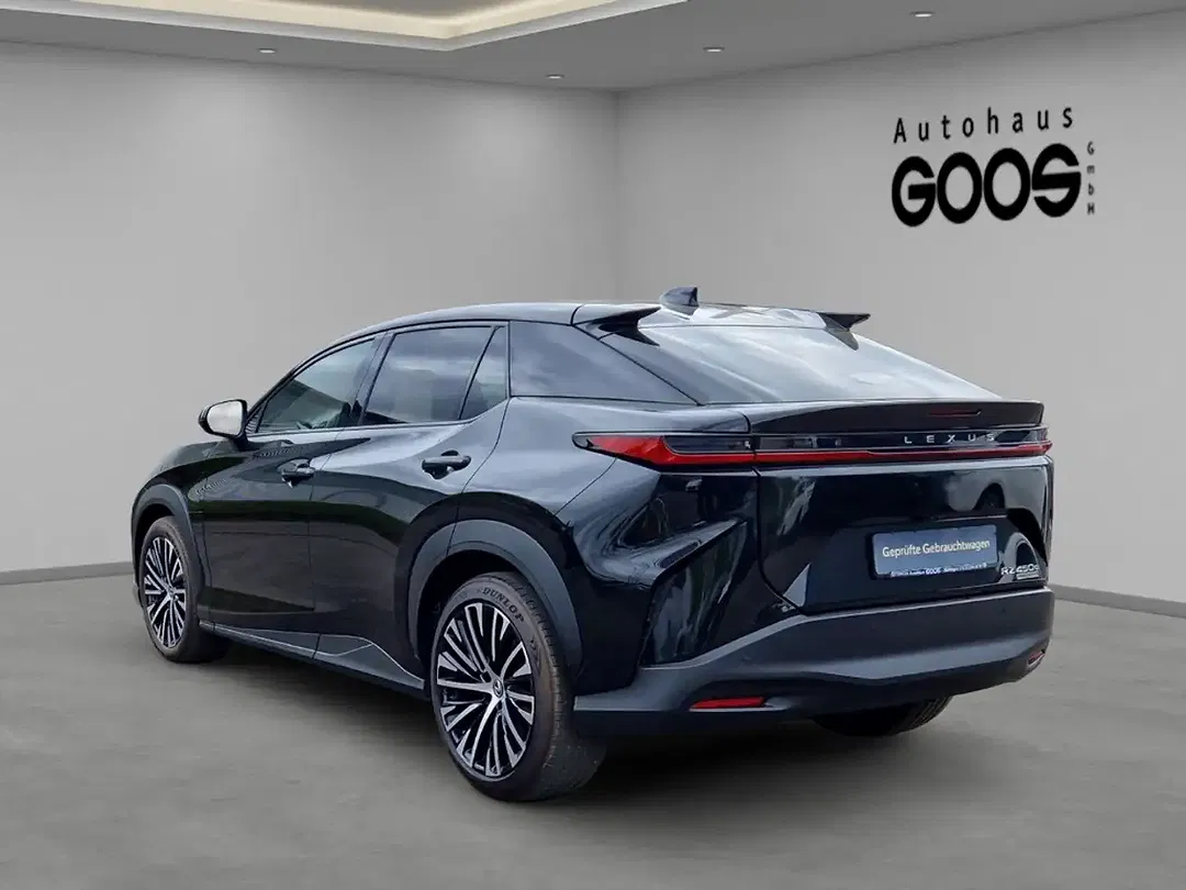 Lexus RZ - Thumbnail 3