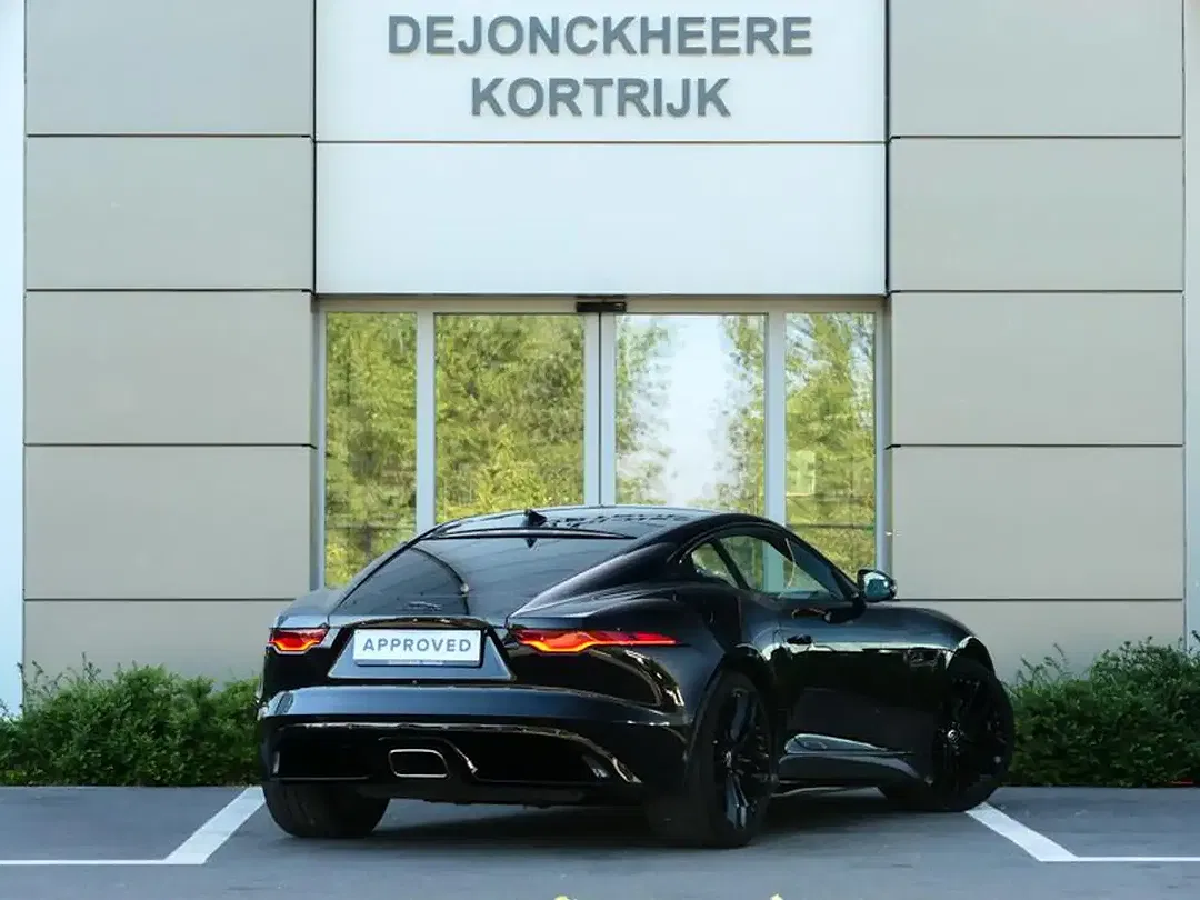Jaguar F-Type - Thumbnail 3