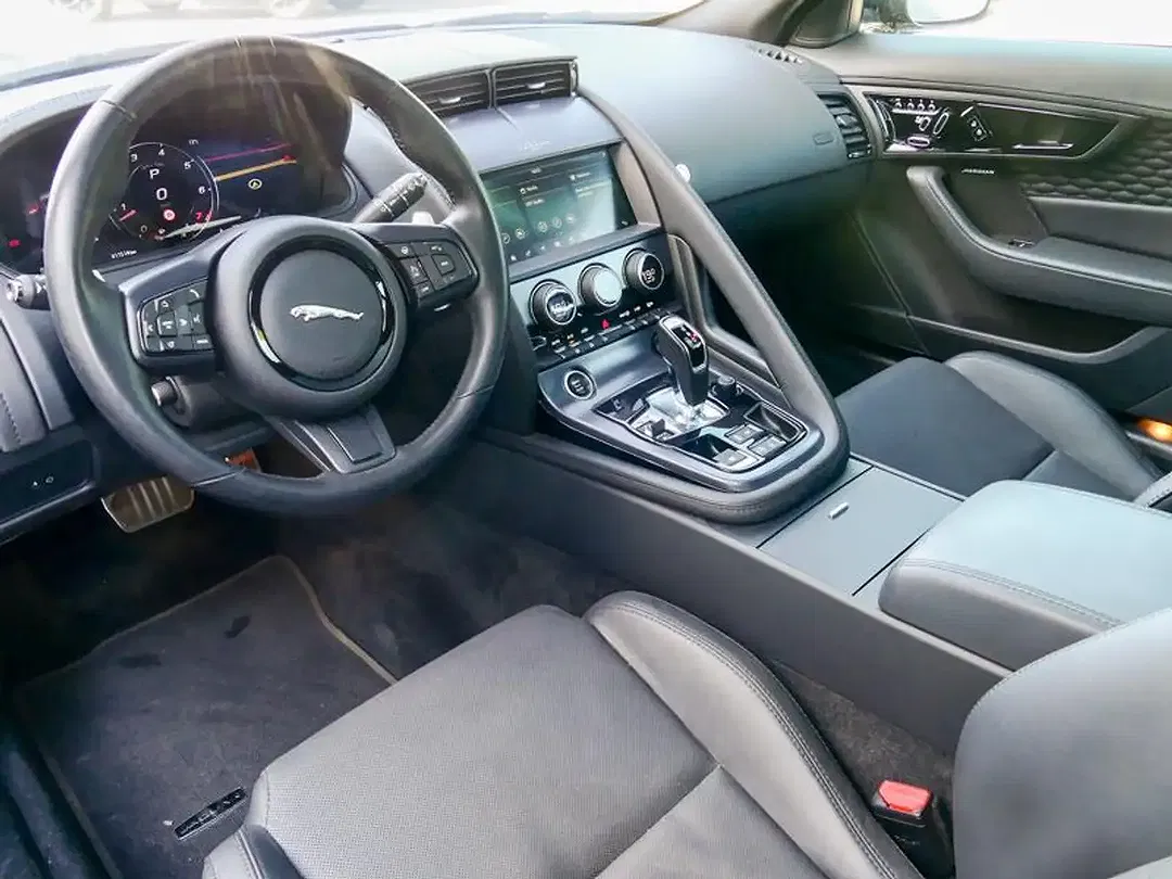 Jaguar F-Type - Thumbnail 6