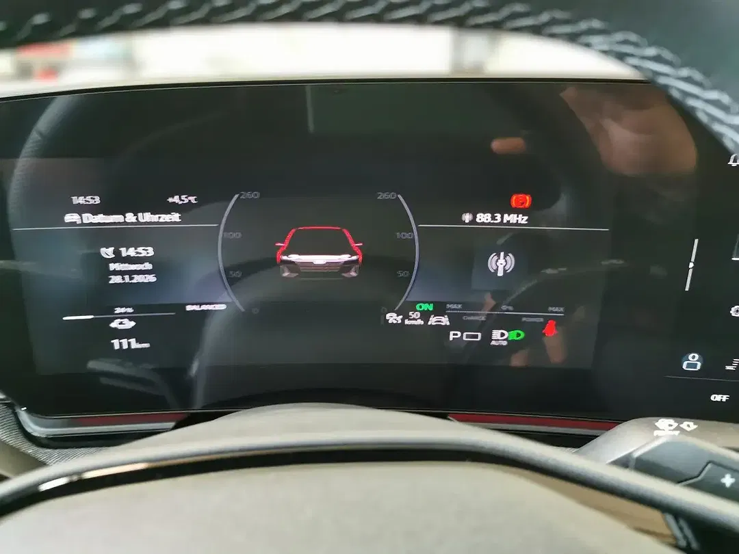 Audi A6 e-tron - Thumbnail 9
