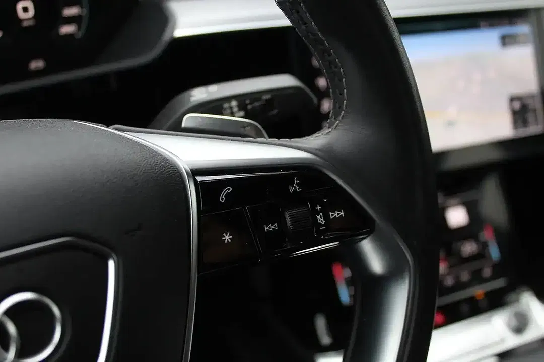 Audi e-tron - Thumbnail 17