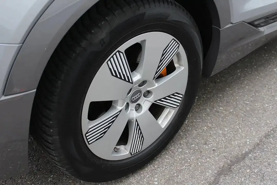 Audi e-tron - Thumbnail 8