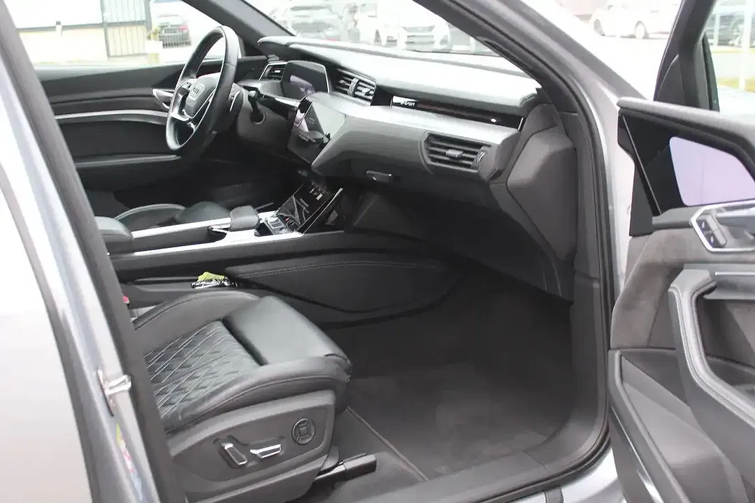 Audi e-tron - Thumbnail 9