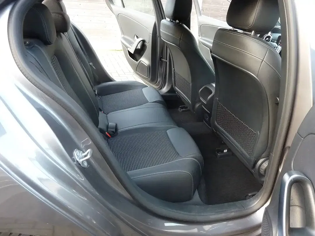 Mercedes-Benz A 180 - Thumbnail 9
