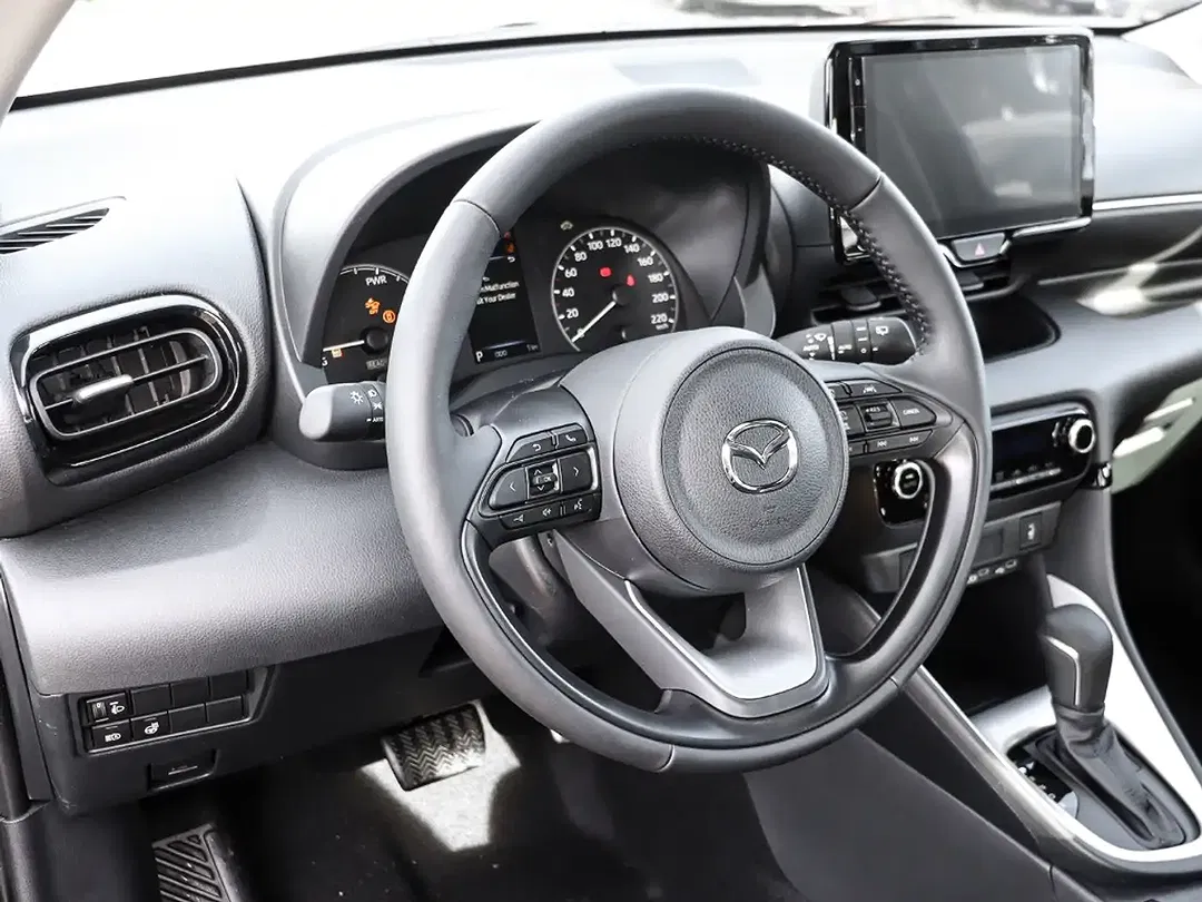 Mazda 2 - Thumbnail 4