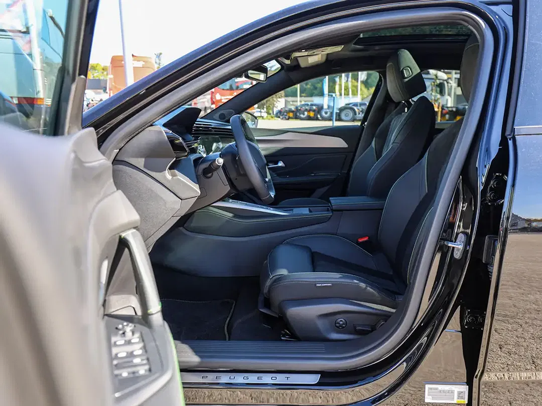 Peugeot 308 - Thumbnail 11