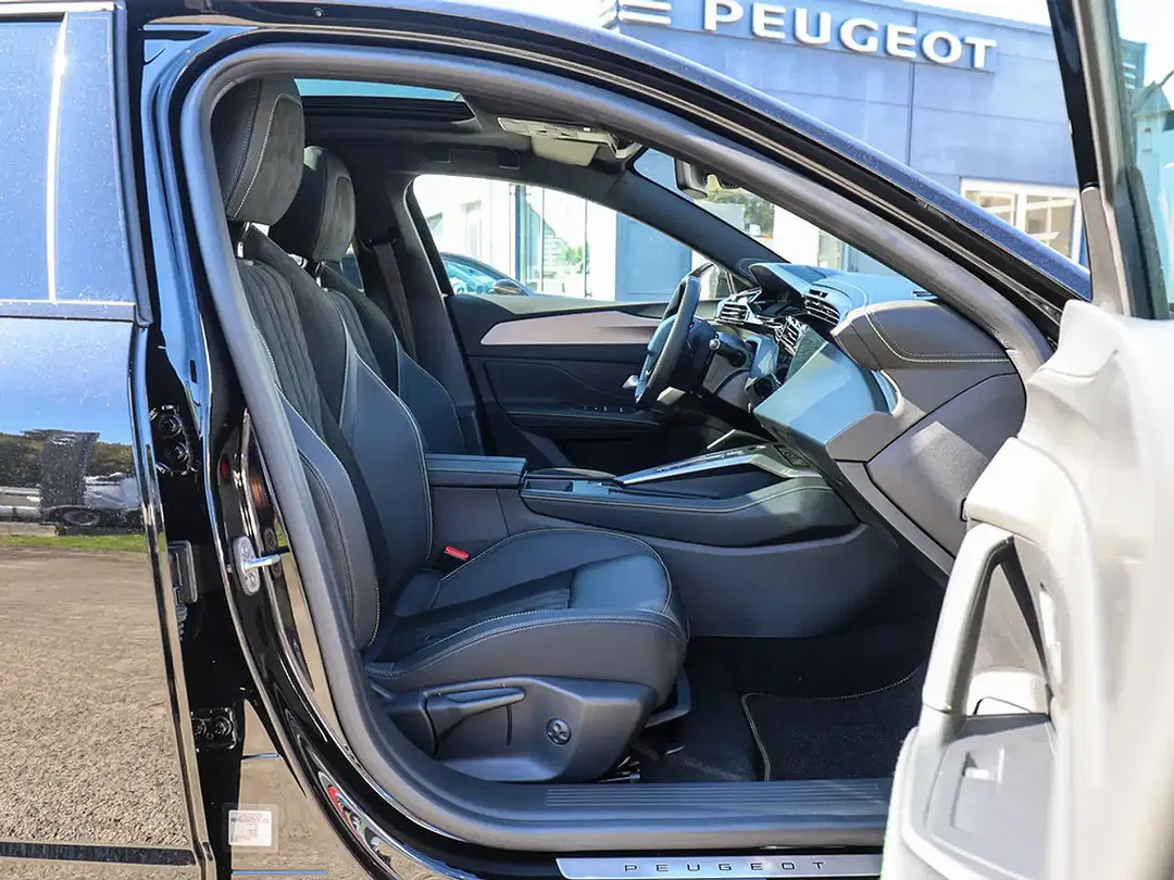 Peugeot 308 - Thumbnail 3